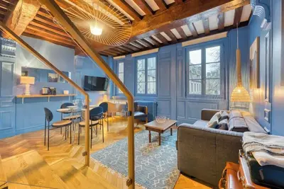 Image de Jehanne* : L'élégance* Médiévale*