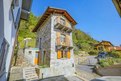 Image de Detached 3-room stone house over 3 floors with 2 balconies