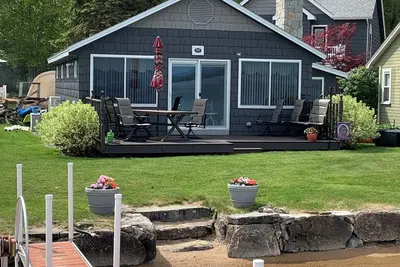 Image de Cozy waterfront cottage with Awesome sunsets & views of Lake Winni