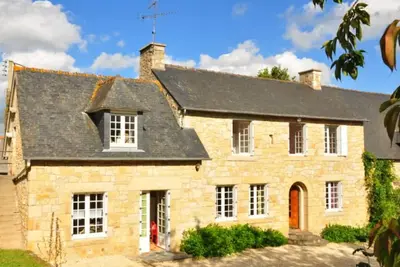 Image de Grande maison à la campagne