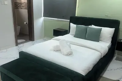 Image de Live, work, & chill in style—4br Apartment in Central Vi