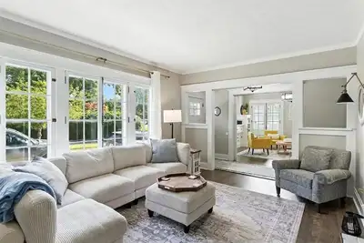 Image de Spacious, Southern Charm! 4-bedroom house in Dayton that accommodates 11 guests!