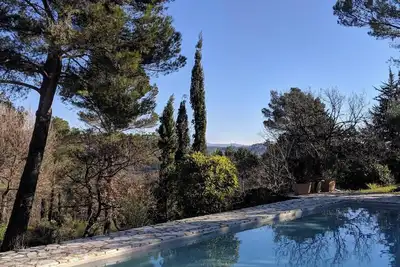 Image de Belle maison provençale dans un des plus beaux villages de France