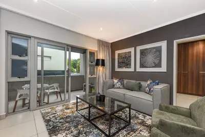 Image de Unwind in Luxury:2br in Sandton w/ Private Balcony
