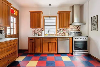 Image de Preserved 1907 Classic 2br - 92 WalkScore