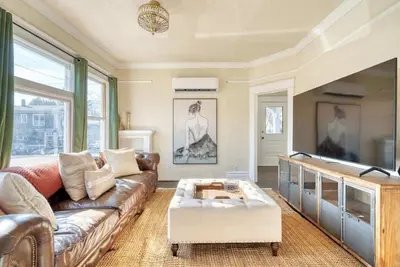 Image de Dream Two-Bedroom in Laurelhurst ~ 97 WalkScore