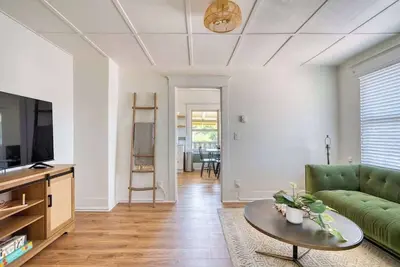 Image de Mt Tabor Retreat ~ Local Eateries ~ Shops ~ Bars