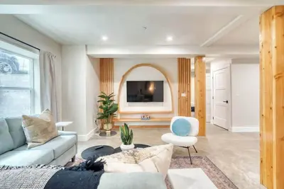 Image de Luxury 2br Mississisppi Home  95 WalkScore