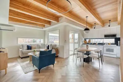 Alberta Arts-tastic Townhouse - 91 WalkScore
