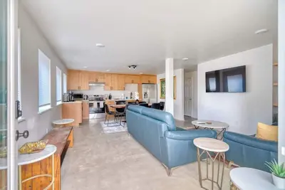 Image de Spacious Retreat in Ne Portland – Sleeps 10