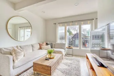 Image de Perfect Ladd's Addition Loft ~ Breweries & Bars