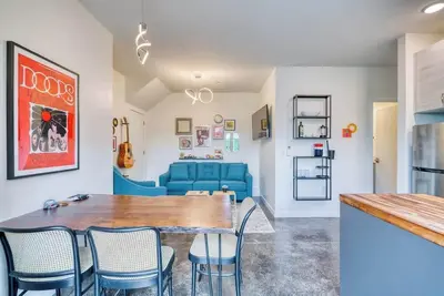 Image de The Division Street Funk Flat - 94 WalkScore