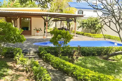 Charmante villa dans la belle ville de Péreybère et à proximité de la plage.