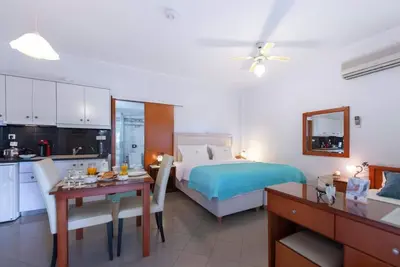 Image de Luxury Triple Apartment with Yard in front of the sea at Kalo Nero Kyparissia