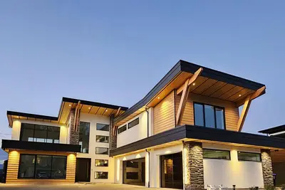 Image de Luxurious New Modern Retreat - Lakewiew, Pool, Hot Tub, Gym, Wet Bar & Theater