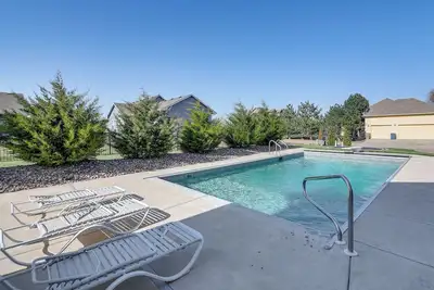 Image de Balcony & Patio: Spacious Home in Bel Aire!