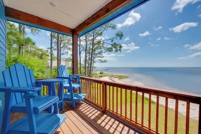Image de Beachfront Retreat w/ Dock in Lanark Village!