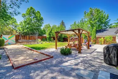 Image de 24 Mi to Slopes! Family Reno Home w/ Outdoor Oasis