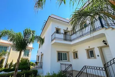 Image de Large, stylish apartment: sea view + pool + gym