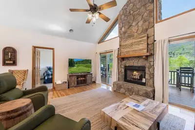 Image de Newly Renovated Condo in Gated Golf Community