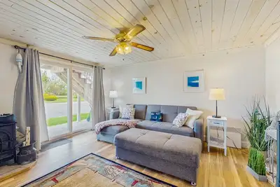 Image de Charming Coastal Condo less than a mile from downtown Wells and the beach