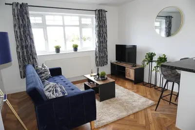 Image de Charming 2 bedroom apartment, recently refurbished, great location pet friendly!