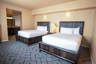 Image de Cozy 2br Lodging! Kitchen, Patio & Balcony, Pet Access, 5 Pools, Near OdySea