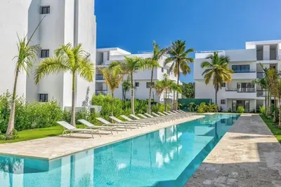 Image de Your Beach Getaway: Penthouse w/ Terrace & Views