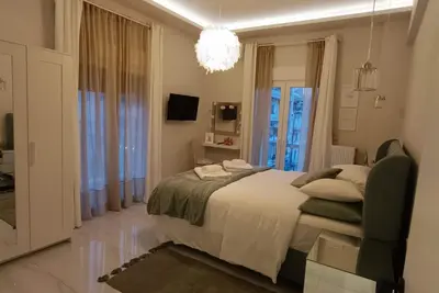 Image de A modern apartment in the heart of Piraeus