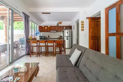 Image de 3-Story Villa, Sleeps 20, Pool, Bikes & Terraces