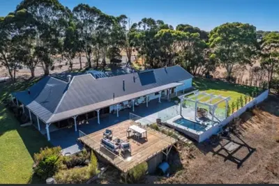 Image de Sun Ranch- The perfect entertainer with unrivalled vistas & sunsets in privacy.