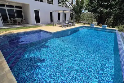 Image de Charming 2-bedroom ocean view garden apartment with private pool