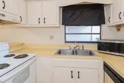 Image de Charming 2-bedroom condo with WiFi, Ac in fantastic Melbourne close to \nbeach