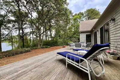 Image de Spacious Lakefront Escape - Perfect for Families