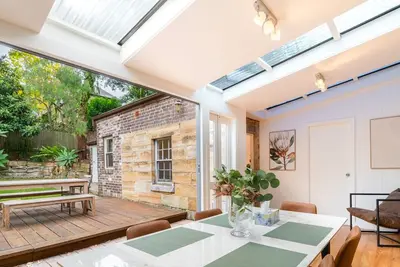 Image de KozyGuru | Balmain | Charming 3 Room cottage