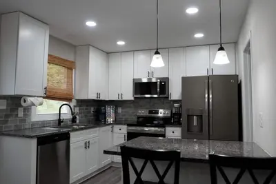 Image de Charming 4-bedroom house with Ac, WiFi in peaceful Mint Hill and 2 living rooms