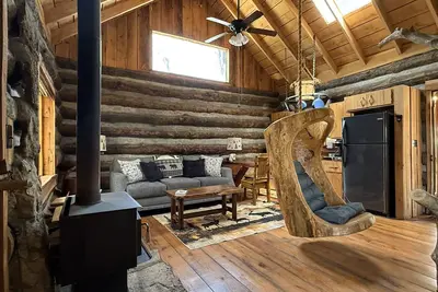 Image de Charming 2-bedroom cabin with WiFi, Ac near marvelous Pleasant Hope, Mo.