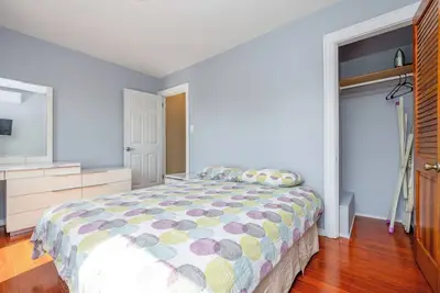 Image de 2-bedroom apartment in charming Brooklyn with WiFi, Ac. Live like a local