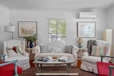 Image de Charming 2 bedroom home located steps from downtown Ojai - walk to everything!