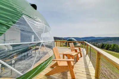 Image de Barrel Hot Tub at ‘The Eagle Dome’ in Franklin!