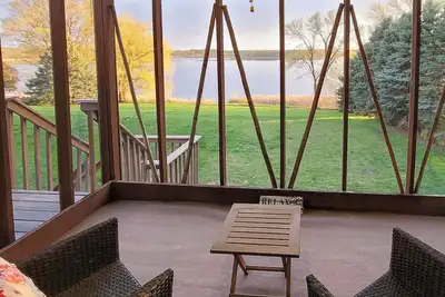 Image de 24-Foot Dock: Lakefront Montgomery Home!