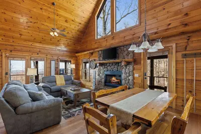 Image de Mtn Views~Hot Tub~Fire Pit~Pool Table~Games