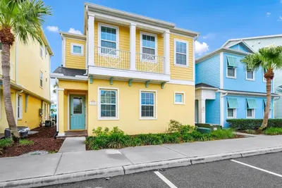 Image de Waterfront Cottage with Balcony and Private Pool near Disney and Margaritaville.