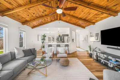 Image de Delavan Lake House Retreat