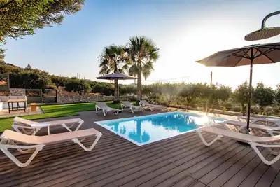 Image de Villa Pelagos View, Private Pool, 4 Bedroom, 5 min from the beach!