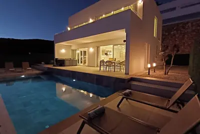 Image de Panoramic Villa with a Pool