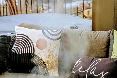 Image de Charming 2-bedroom cottage in Clarington with hottub, WiFi and Ac