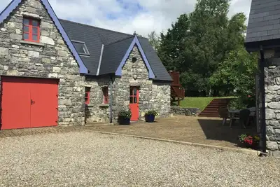 Image de Stunning 2-bed cottage, mountain views, 3 miles from Kinvara, Wild Atlantic Way.