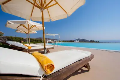 Villa à Fira avec 5 chambres à coucher, 10 couchages