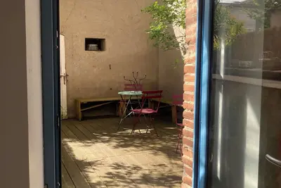 Chambre d'hôtes avec cour extérieure. 500m de la gare.